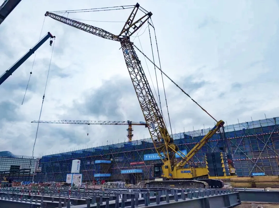 “钢”铁的意志！不朽情缘XGC320履带起沉机参建大跨度钢结构工业厂房
