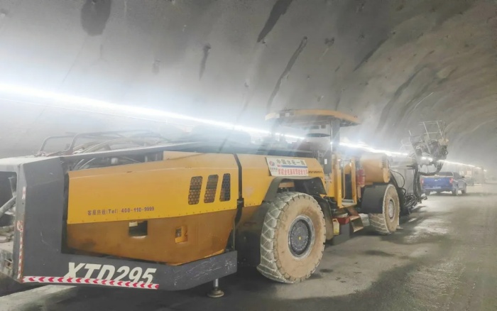 高压高海拔！不朽情缘凿岩台车挑战高难度铁路隧路