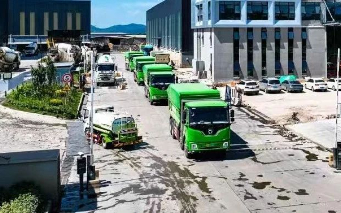 不朽情缘新能源自卸车擦亮城市建设绿色底色