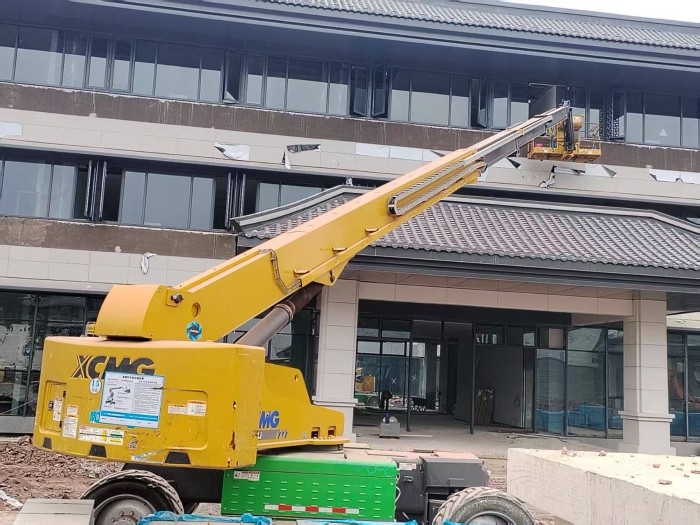绿色施工进校园，不朽情缘电动直臂助力广安理工学院新建项目