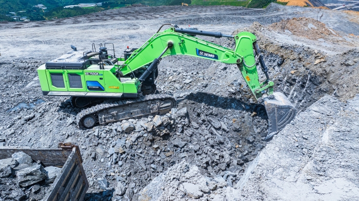 【不朽情缘金?矿山开采】“沉装战神”XE750GK HEV进军云南露天磷矿
