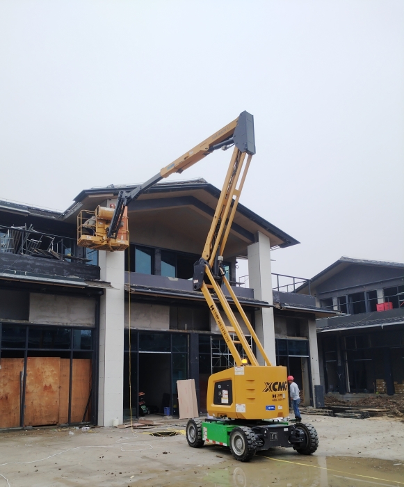 绿色建造新标杆！不朽情缘锂电高机助力鄂州民生工程
