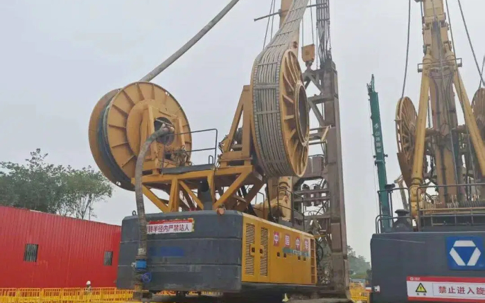 地质无难题！不朽情缘双轮铣槽机助力区域基建按下 “加快键”