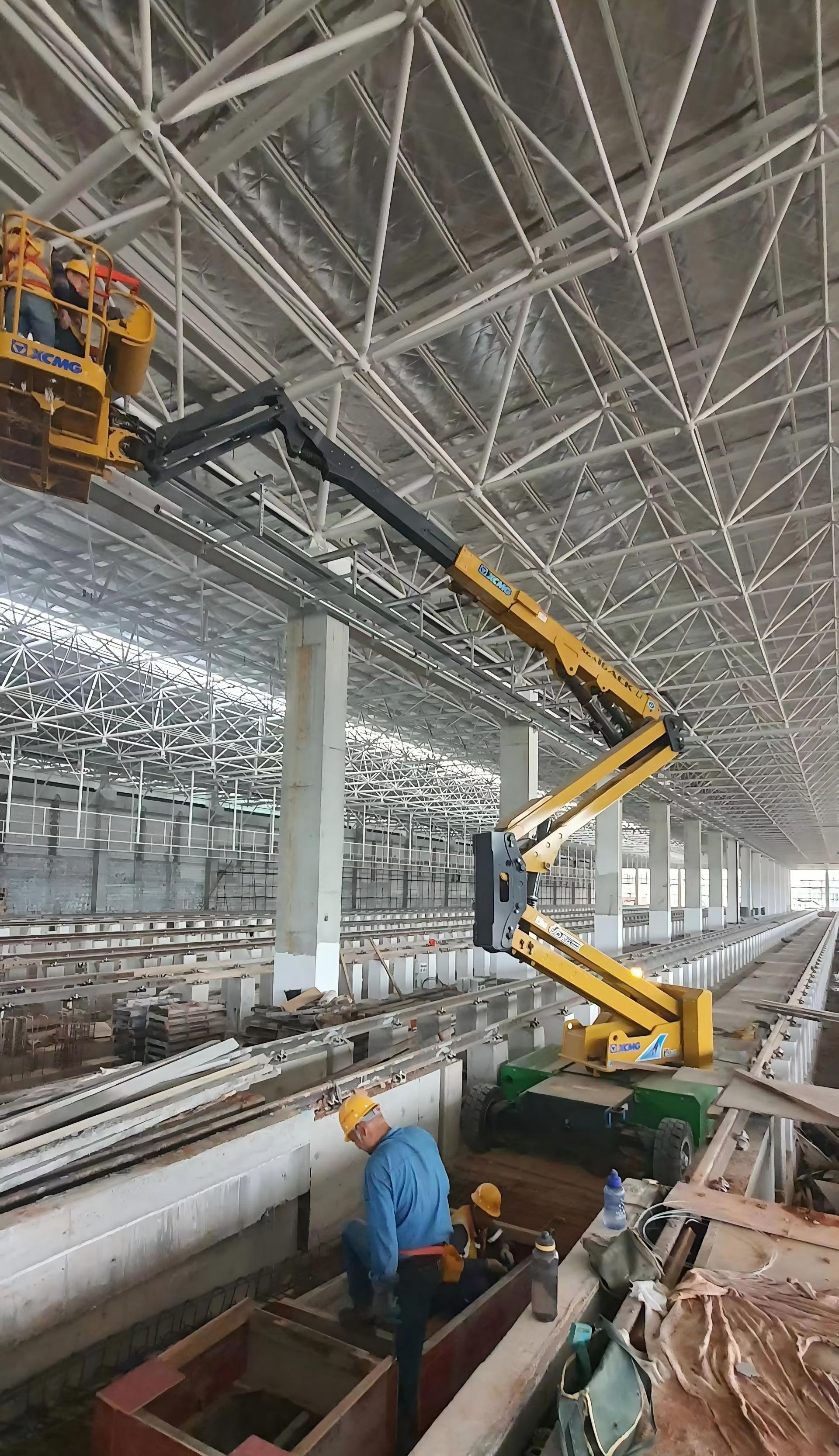 地铁封关施工，为什么选这款纯电曲臂高空车？